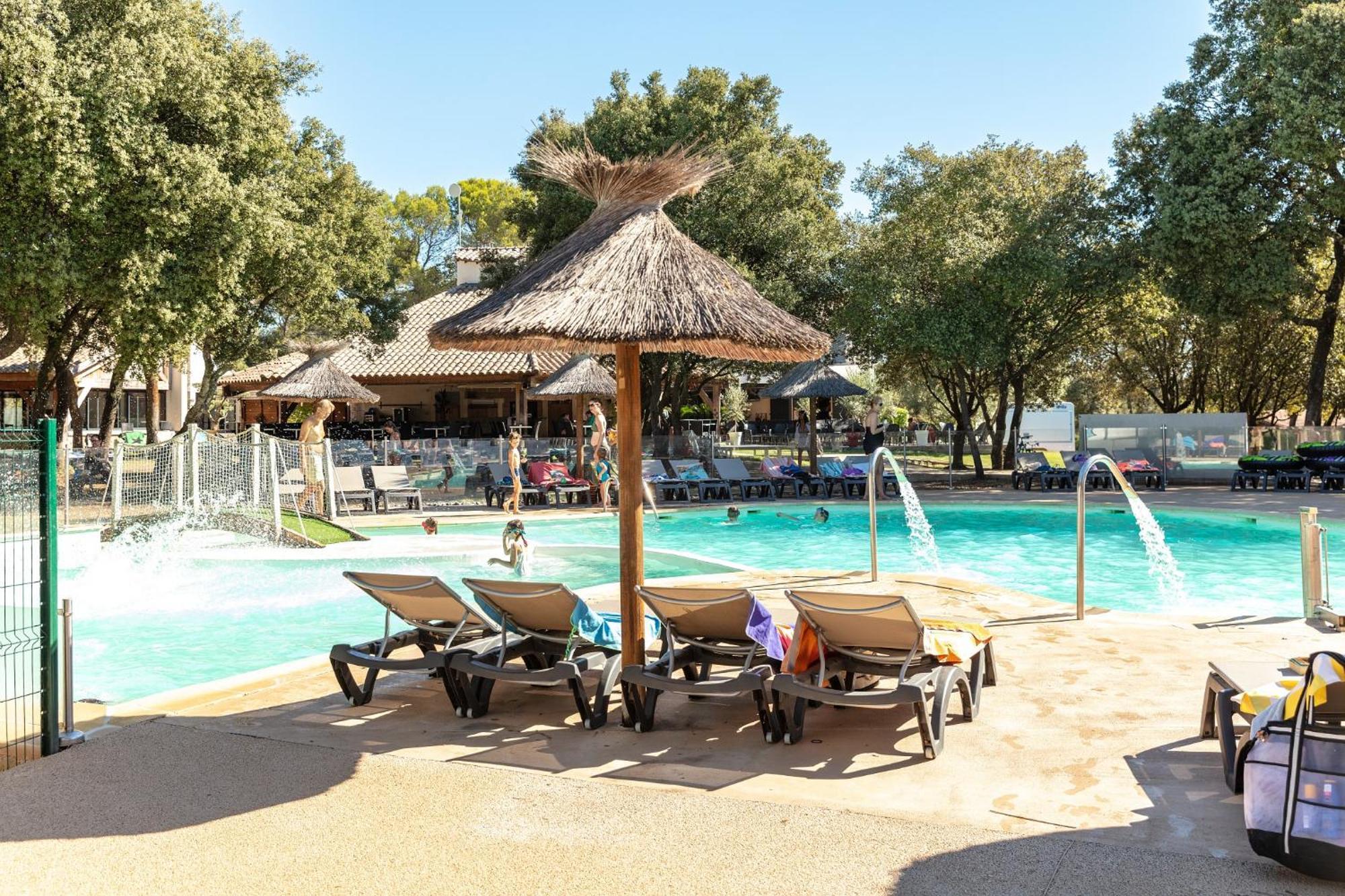 Camping Les Pres Du Roi Sommières Exterior foto